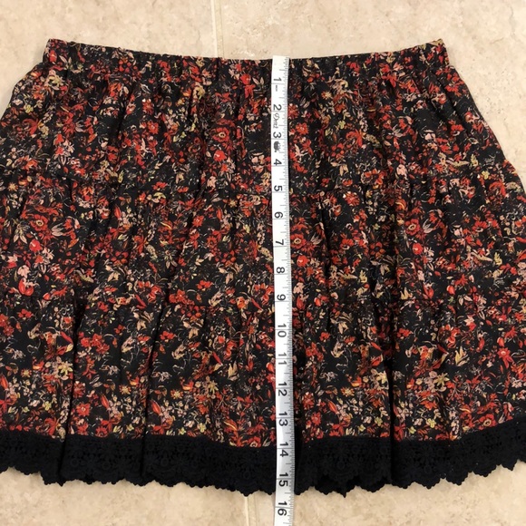 Brand 🆕🔥🔥CHELSEA&VIOLET mini skirt.👌😍 - Picture 7 of 8